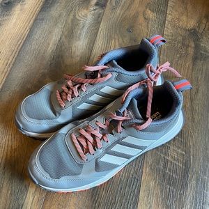 Mens size 8 Adidas Tennis Shoes